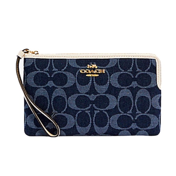 Coach Handbags - Coach Corner Zip Wristlet